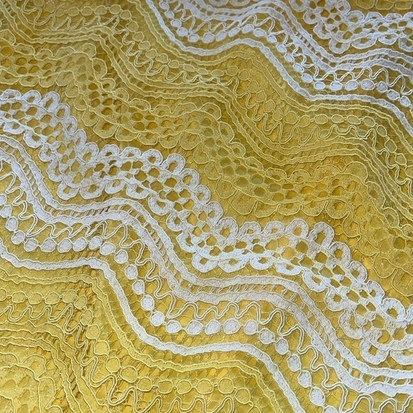 Like New Trina Turk yellow & white lace Bow Halter dress Large - Picture 8 of 14